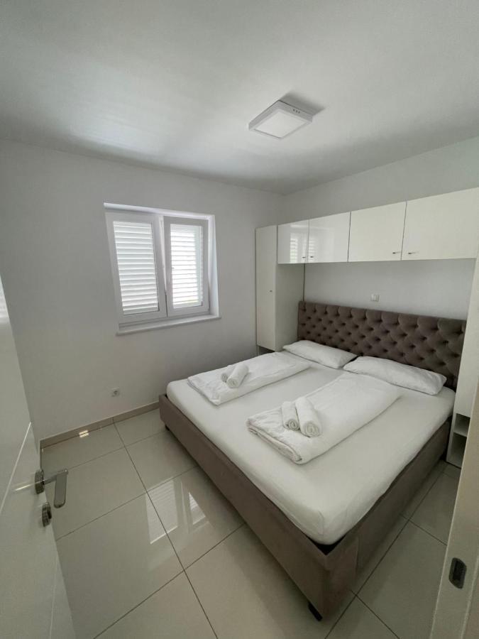 Villa San Antonio-Exclusive Apartments Baška Buitenkant foto